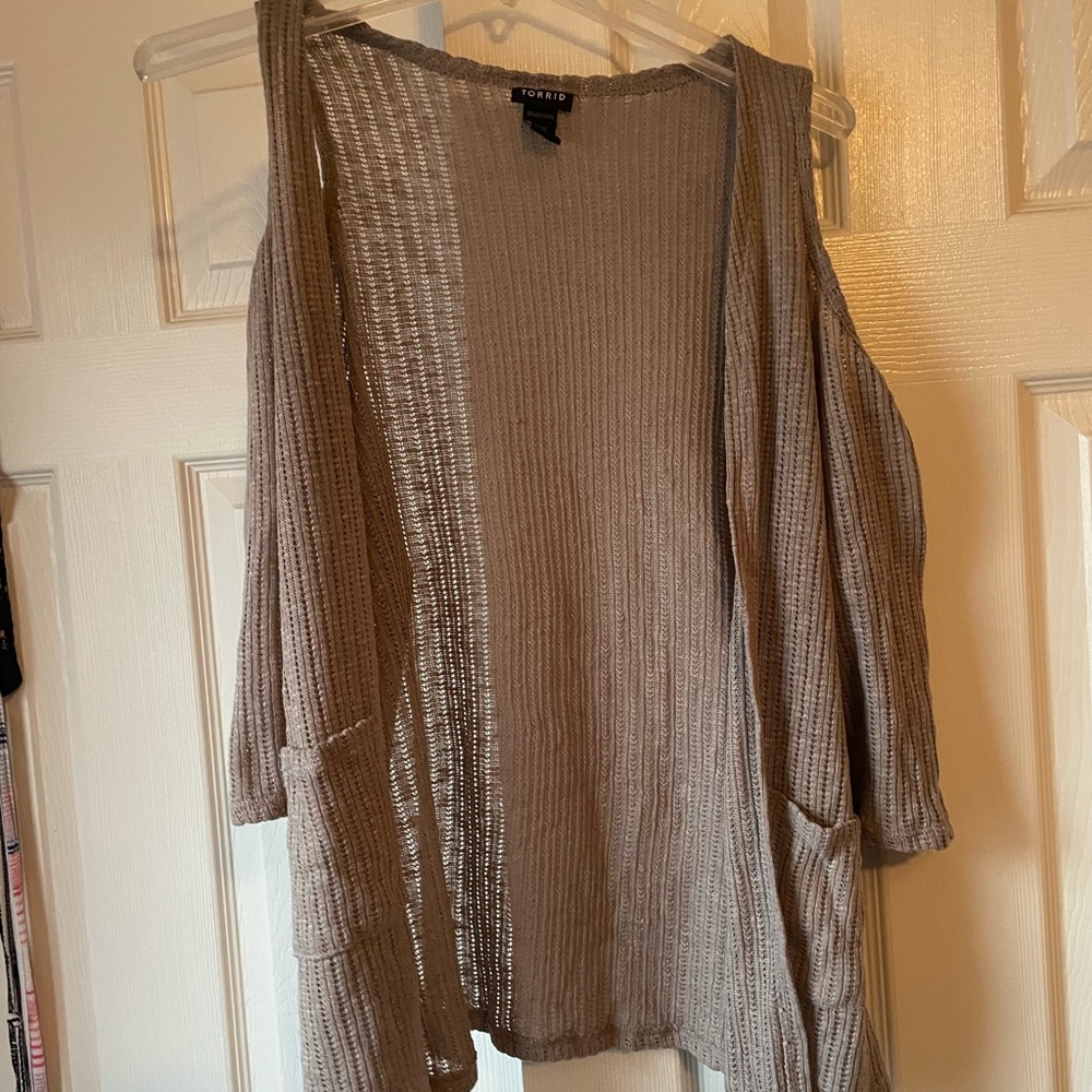 Torrid Gray Cold Shoulder Open Cardigan Size 1